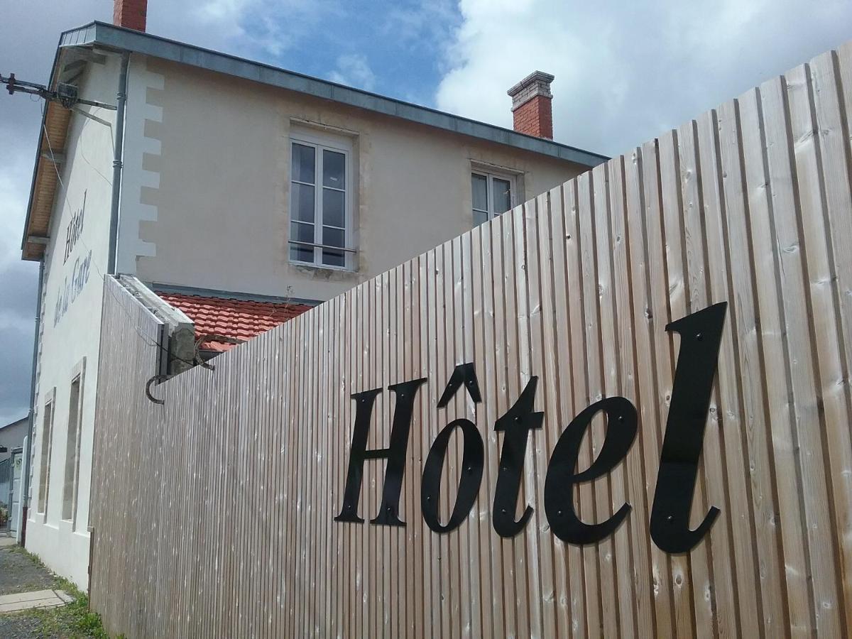 Hotel De La Gare Surgères Exterior foto